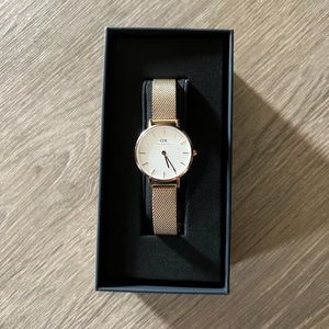 Authentic Daniel Wellington Petite Melrose Rose Gold 28mm Watch